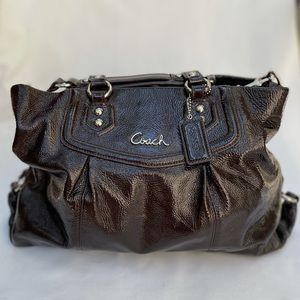 Fall vibes 🍂 Coach 🤎 chocolate brown leather Ashley handbag